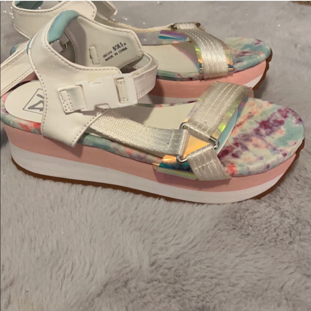 🩷Cute platform sandals 🩷 - Picture 2 of 4